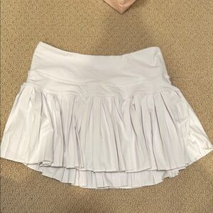 Chic White A-Line Pleated Skirt